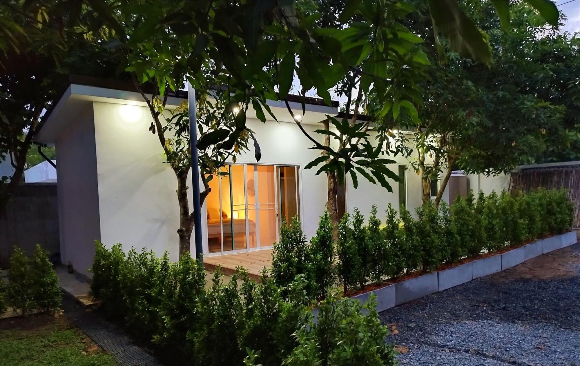La Villa De Madame Su Чиангмай Екстериор снимка